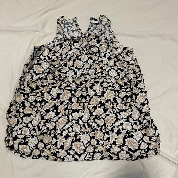 Old Navy Tops - Old Navy sleeveless blouse XS
